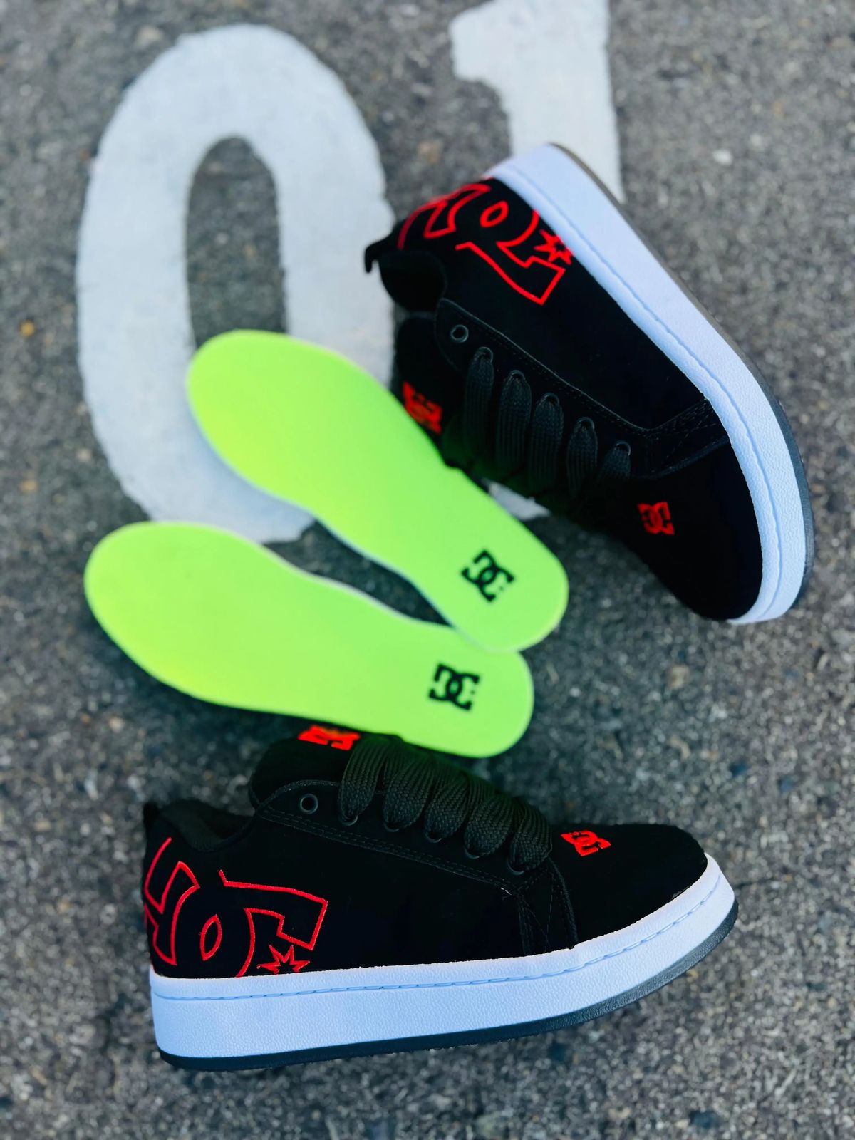 DC- black red